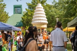 Students get ice cream in the Quad