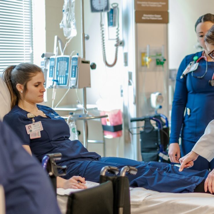 A medical faculty member instructs students